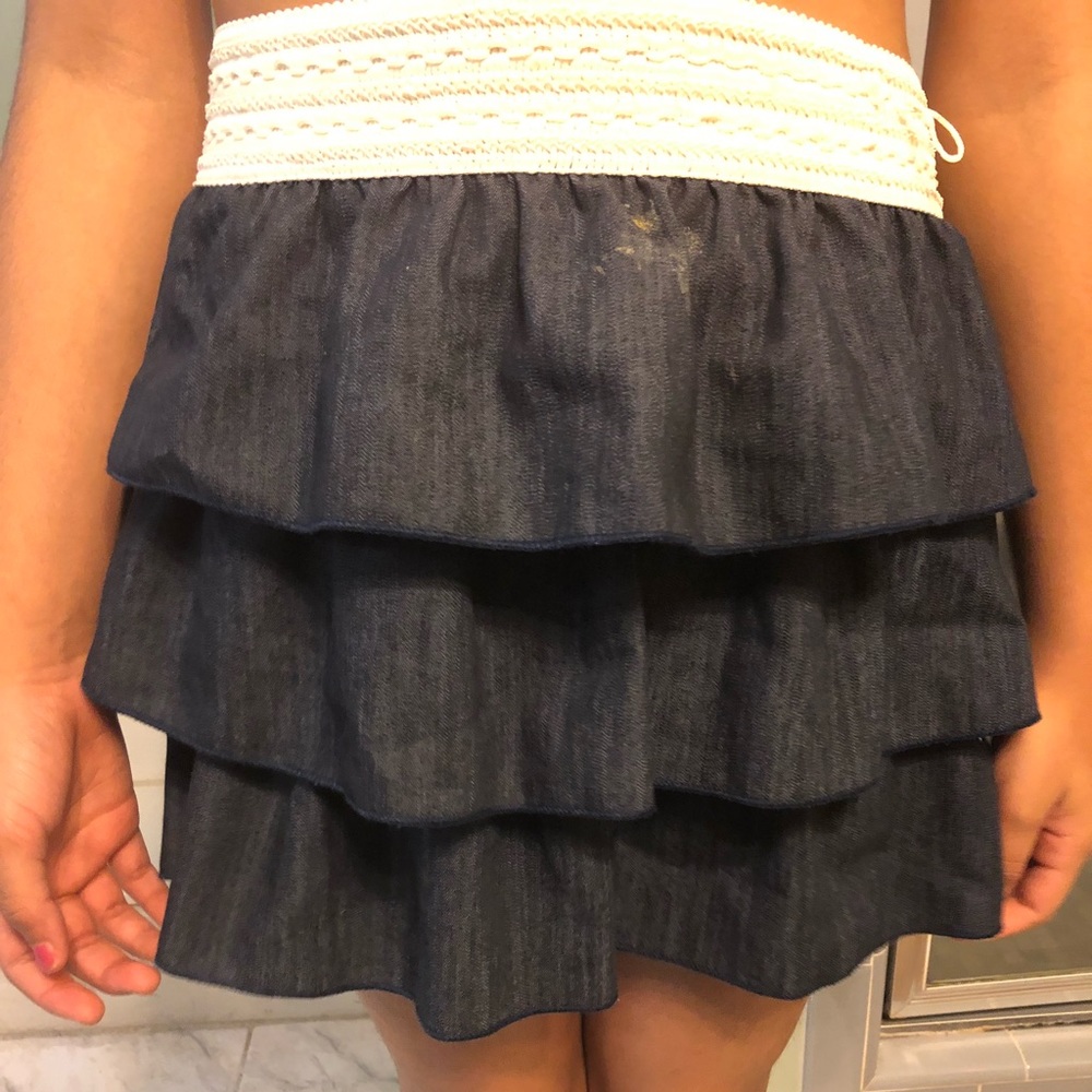 A kinda mini skirt stretchy waistband